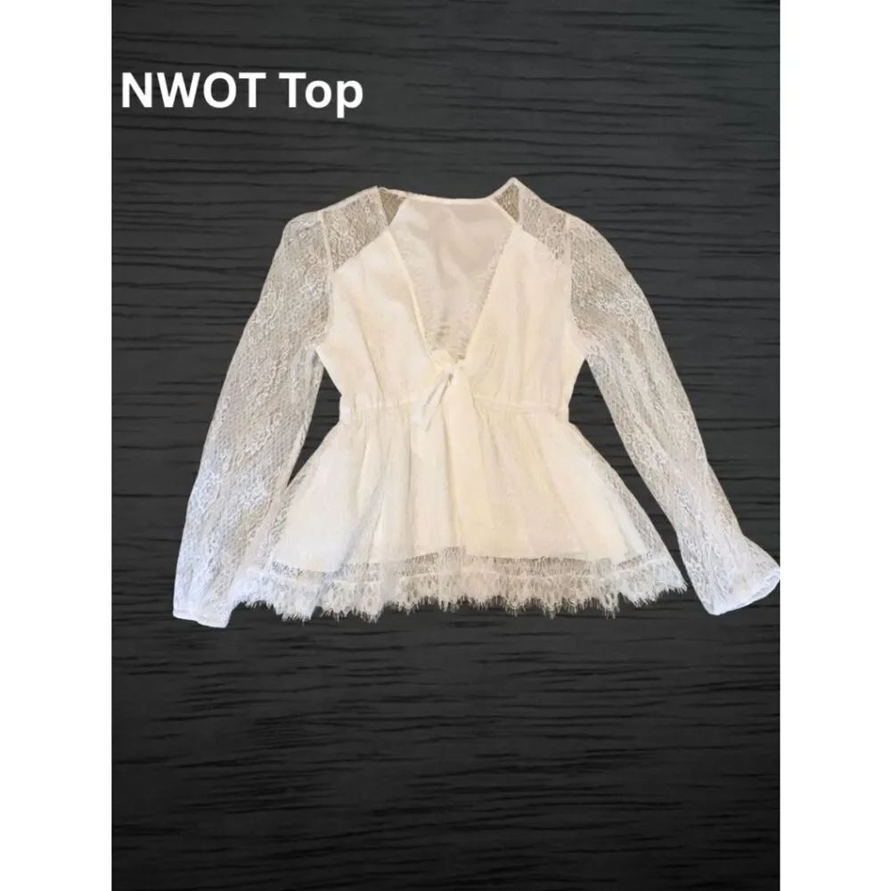 White Lace Lined Top Brand Unknown, New without tags. Very Pretty